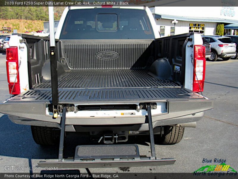 Oxford White / Black 2020 Ford F250 Super Duty Lariat Crew Cab 4x4