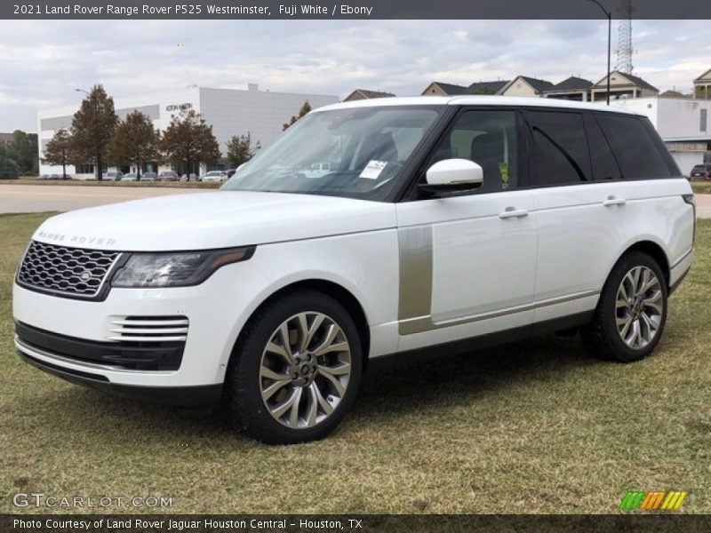 Front 3/4 View of 2021 Range Rover P525 Westminster