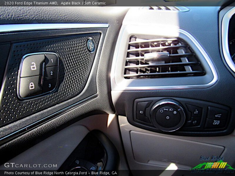 Agate Black / Soft Ceramic 2020 Ford Edge Titanium AWD