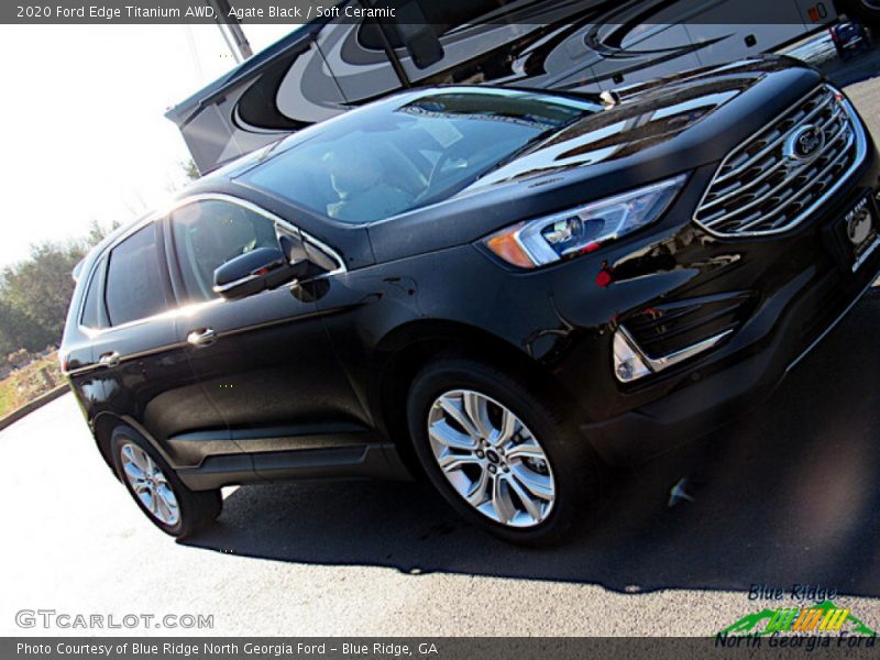 Agate Black / Soft Ceramic 2020 Ford Edge Titanium AWD