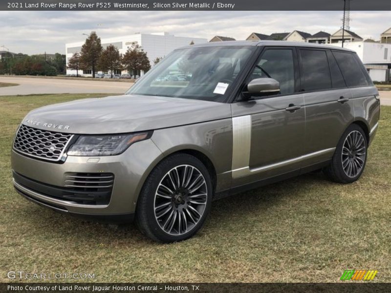 Front 3/4 View of 2021 Range Rover P525 Westminster