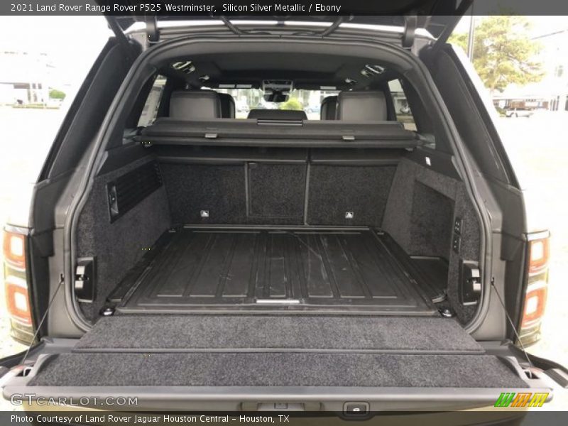  2021 Range Rover P525 Westminster Trunk