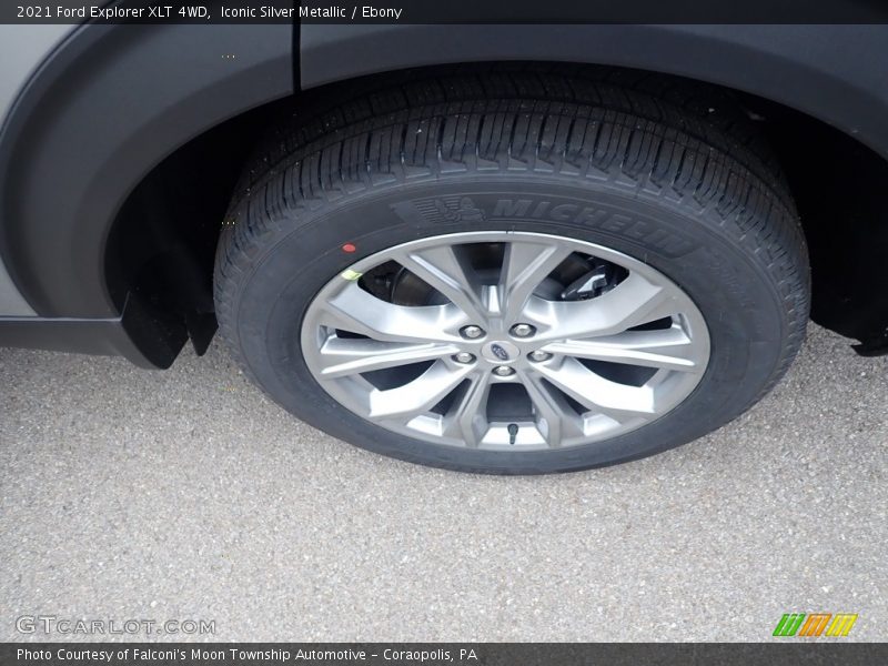 Iconic Silver Metallic / Ebony 2021 Ford Explorer XLT 4WD