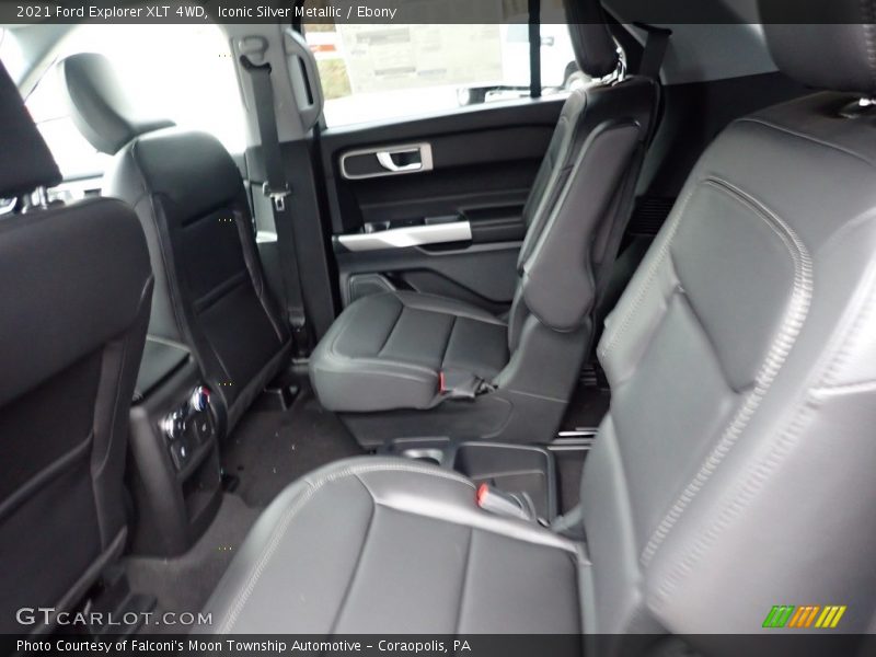 Iconic Silver Metallic / Ebony 2021 Ford Explorer XLT 4WD