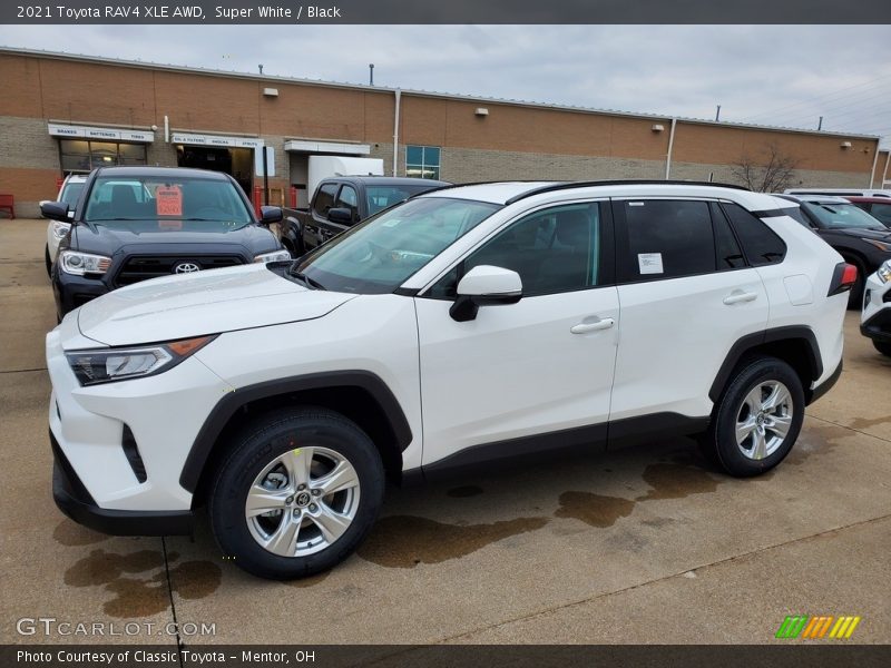 Front 3/4 View of 2021 RAV4 XLE AWD
