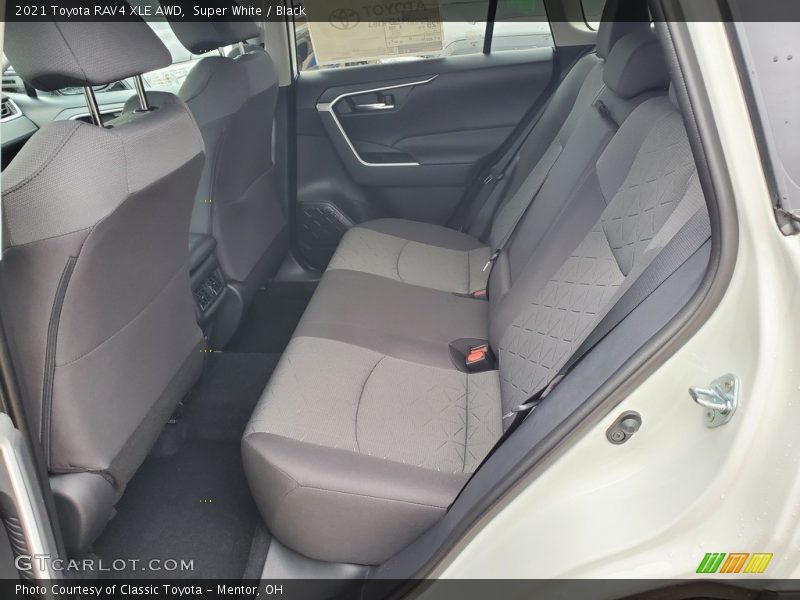 Super White / Black 2021 Toyota RAV4 XLE AWD