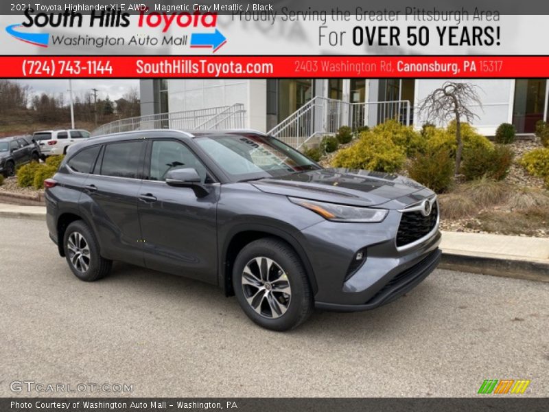 Magnetic Gray Metallic / Black 2021 Toyota Highlander XLE AWD
