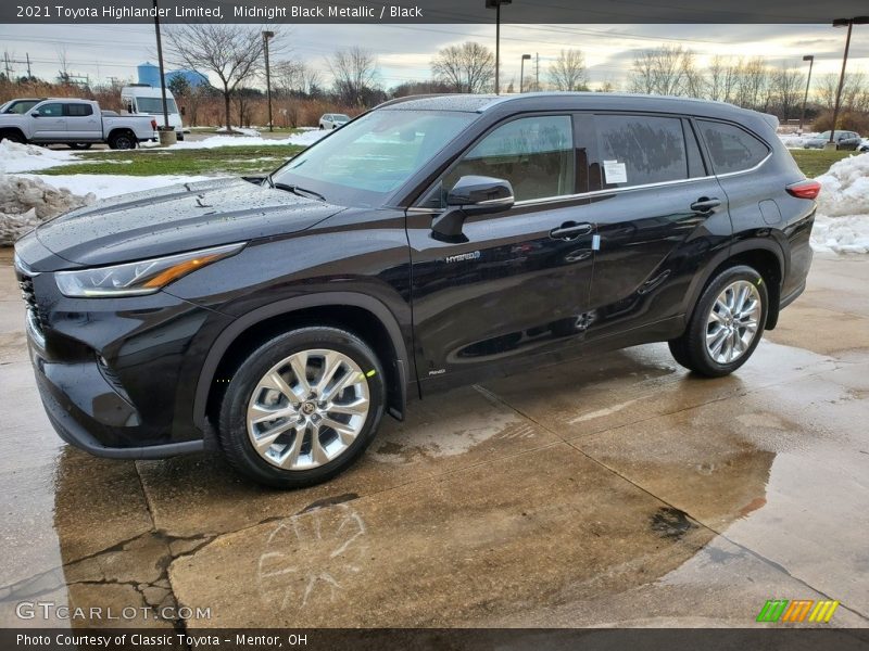 Front 3/4 View of 2021 Highlander Limited