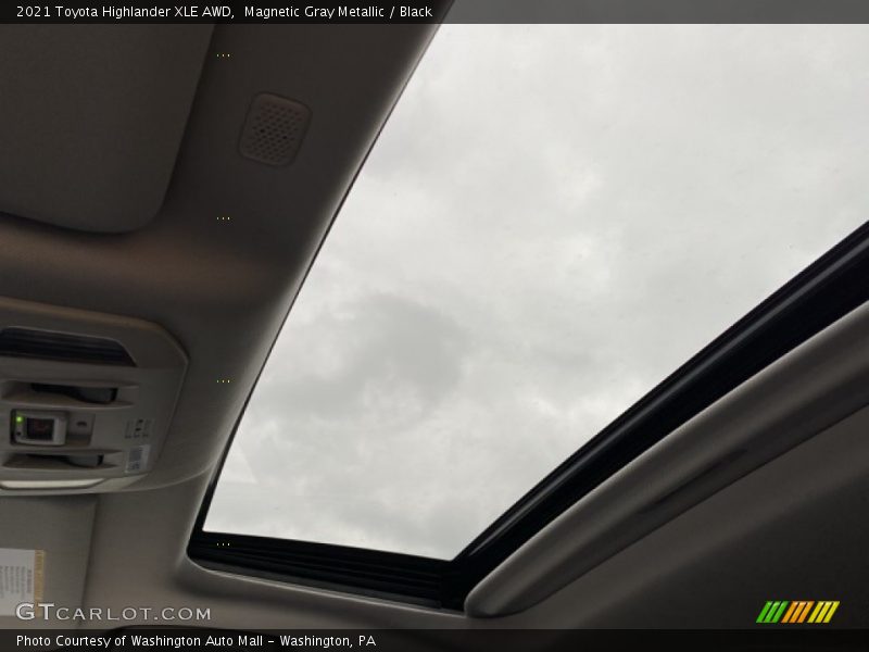 Magnetic Gray Metallic / Black 2021 Toyota Highlander XLE AWD