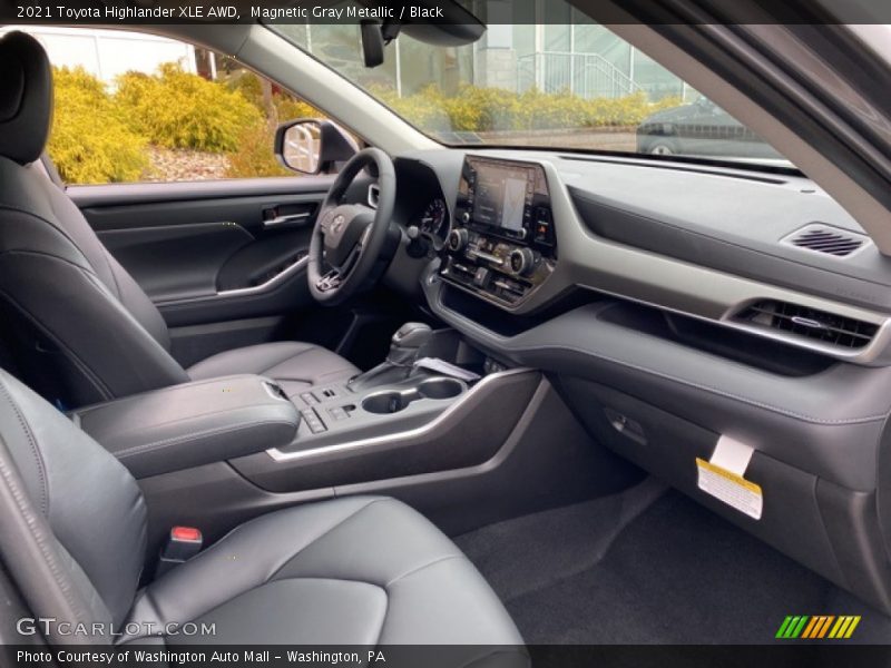 Magnetic Gray Metallic / Black 2021 Toyota Highlander XLE AWD