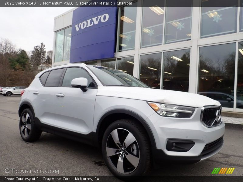 Glacier Silver Metallic / Charcoal 2021 Volvo XC40 T5 Momentum AWD