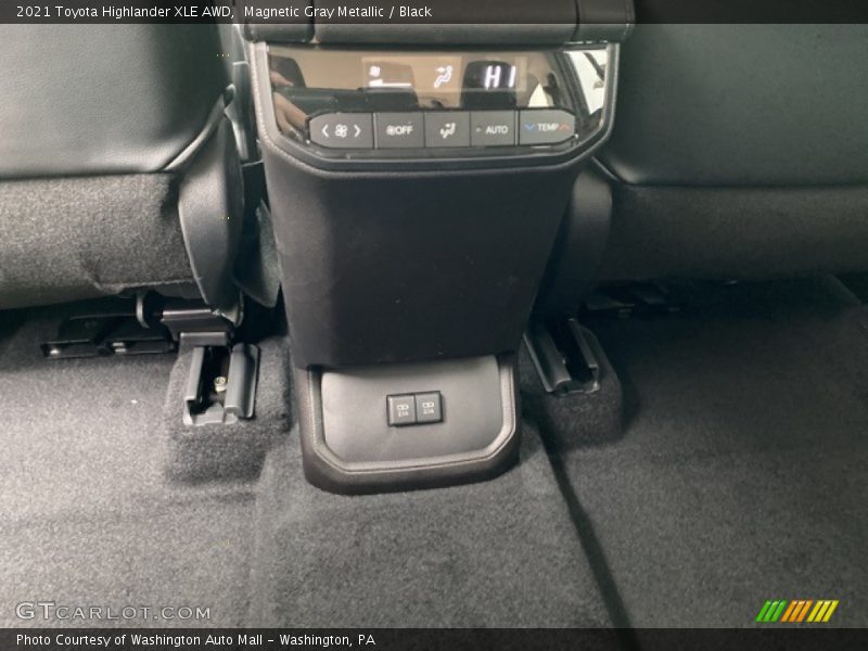 Magnetic Gray Metallic / Black 2021 Toyota Highlander XLE AWD