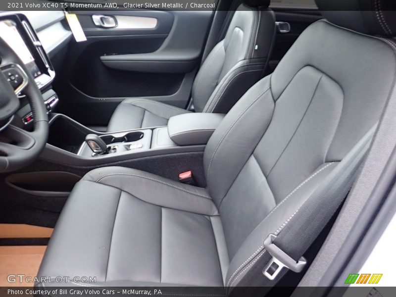 Glacier Silver Metallic / Charcoal 2021 Volvo XC40 T5 Momentum AWD