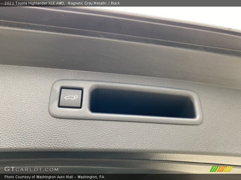 Magnetic Gray Metallic / Black 2021 Toyota Highlander XLE AWD