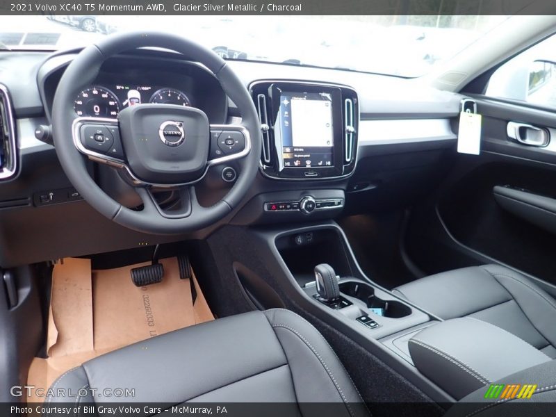 Glacier Silver Metallic / Charcoal 2021 Volvo XC40 T5 Momentum AWD