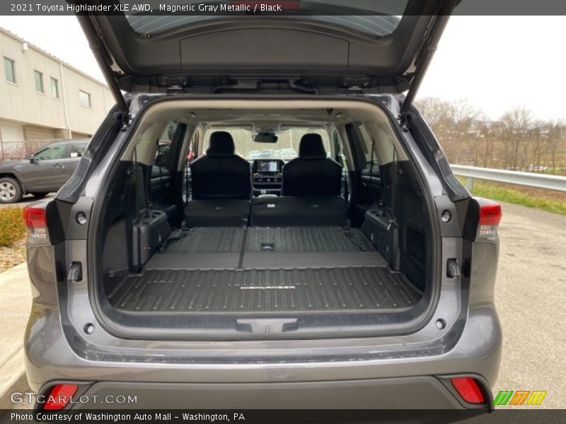 Magnetic Gray Metallic / Black 2021 Toyota Highlander XLE AWD