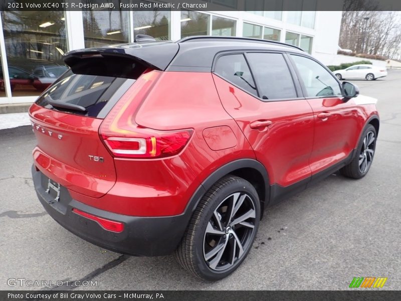 Fusion Red Metallic / Charcoal 2021 Volvo XC40 T5 R-Design AWD
