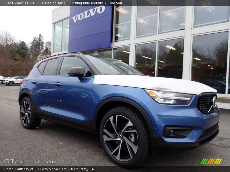 Front 3/4 View of 2021 XC40 T5 R-Design AWD