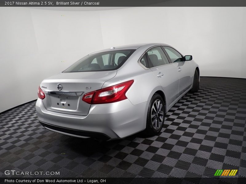 Brilliant Silver / Charcoal 2017 Nissan Altima 2.5 SV