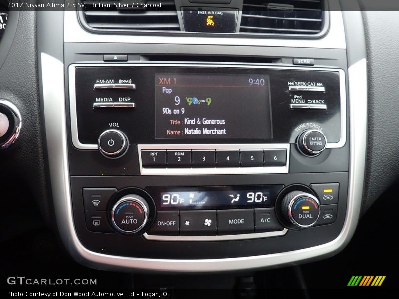 Brilliant Silver / Charcoal 2017 Nissan Altima 2.5 SV