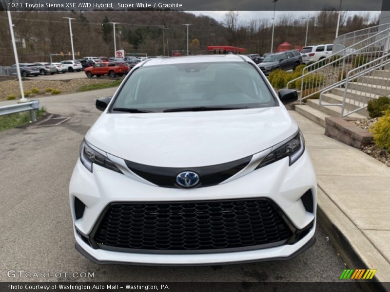 Super White / Graphite 2021 Toyota Sienna XSE AWD Hybrid