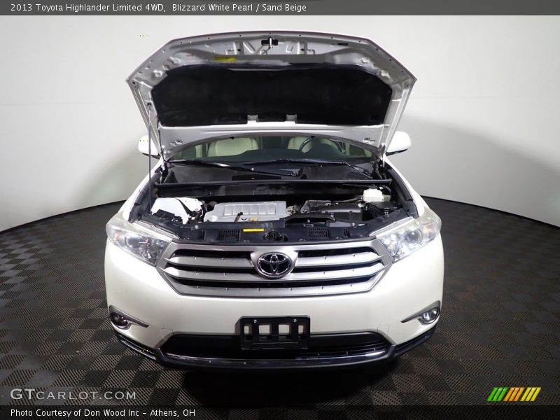 Blizzard White Pearl / Sand Beige 2013 Toyota Highlander Limited 4WD