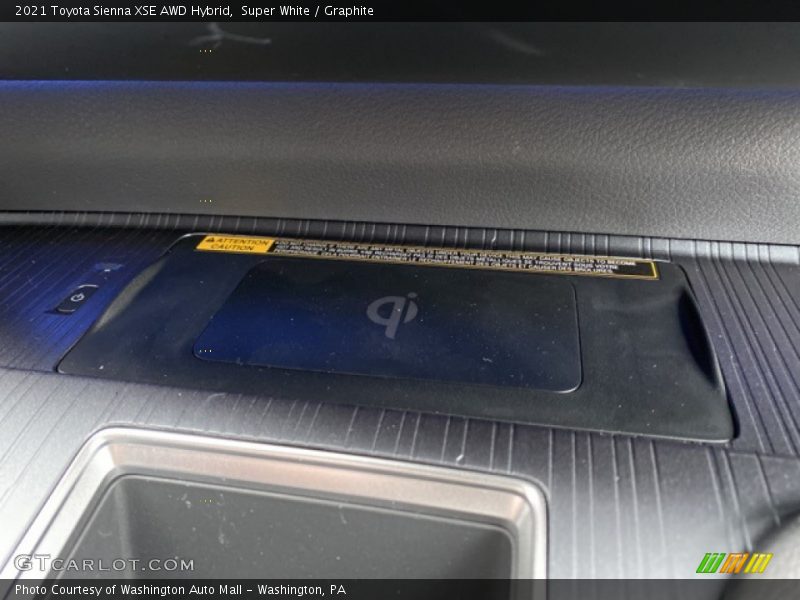 Super White / Graphite 2021 Toyota Sienna XSE AWD Hybrid