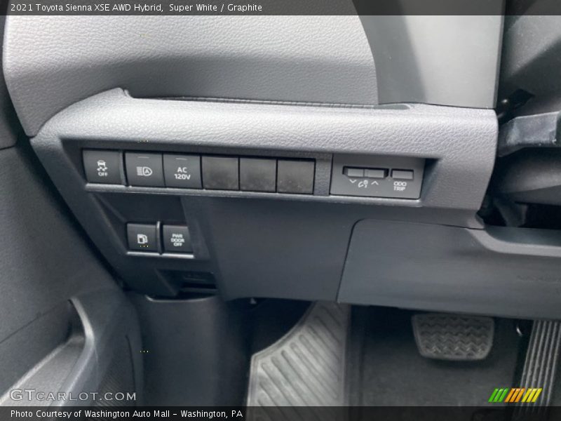 Super White / Graphite 2021 Toyota Sienna XSE AWD Hybrid