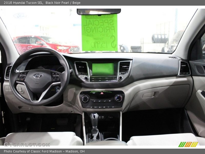 Dashboard of 2018 Tucson SEL