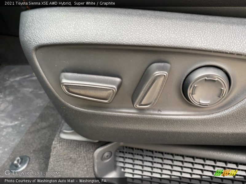 Super White / Graphite 2021 Toyota Sienna XSE AWD Hybrid