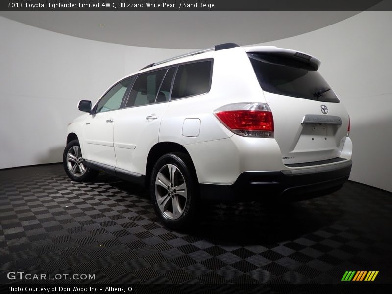 Blizzard White Pearl / Sand Beige 2013 Toyota Highlander Limited 4WD