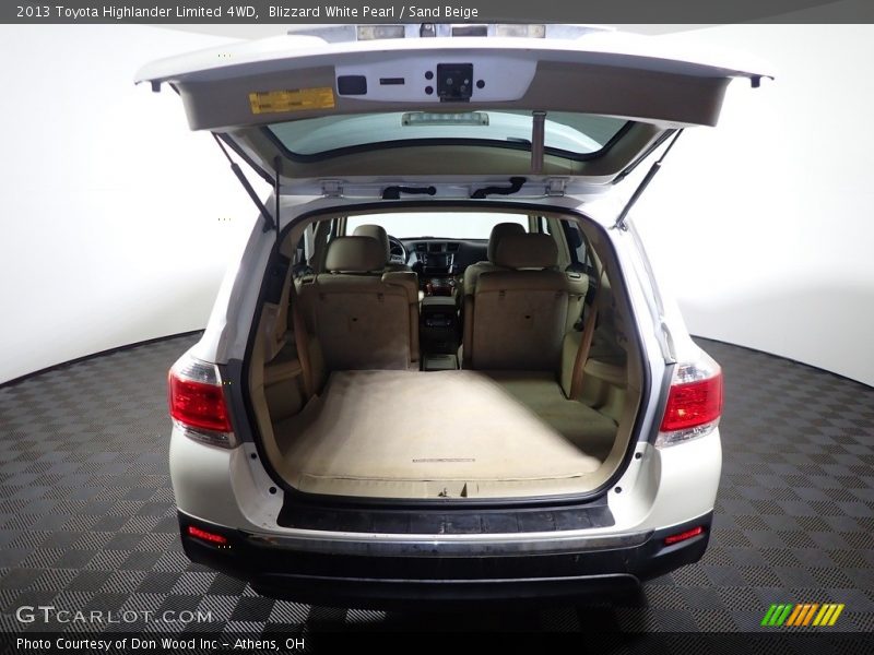 Blizzard White Pearl / Sand Beige 2013 Toyota Highlander Limited 4WD