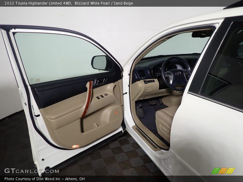 Blizzard White Pearl / Sand Beige 2013 Toyota Highlander Limited 4WD