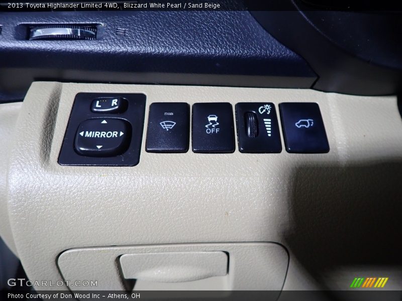 Blizzard White Pearl / Sand Beige 2013 Toyota Highlander Limited 4WD