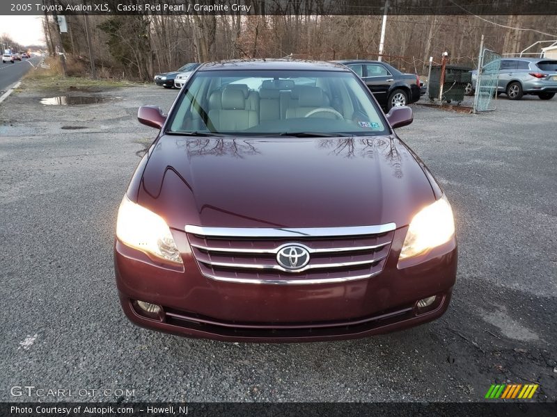 Cassis Red Pearl / Graphite Gray 2005 Toyota Avalon XLS