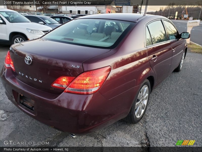 Cassis Red Pearl / Graphite Gray 2005 Toyota Avalon XLS