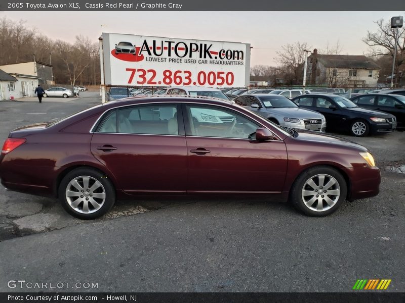 Cassis Red Pearl / Graphite Gray 2005 Toyota Avalon XLS