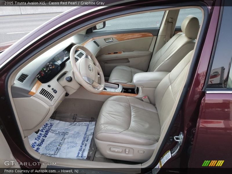 Cassis Red Pearl / Graphite Gray 2005 Toyota Avalon XLS