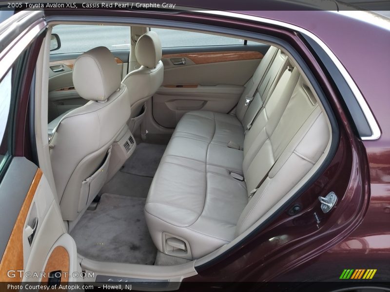 Cassis Red Pearl / Graphite Gray 2005 Toyota Avalon XLS