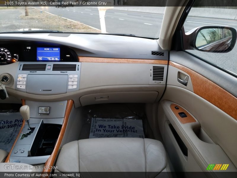 Cassis Red Pearl / Graphite Gray 2005 Toyota Avalon XLS