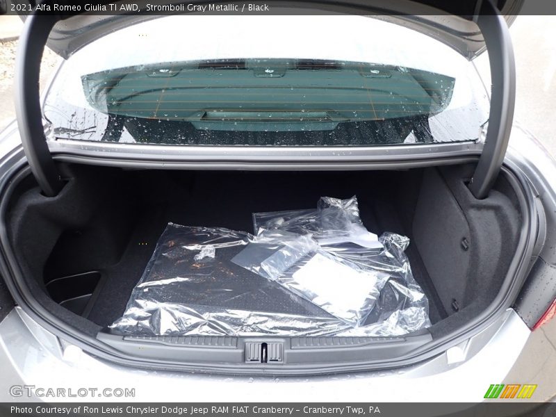 Stromboli Gray Metallic / Black 2021 Alfa Romeo Giulia TI AWD