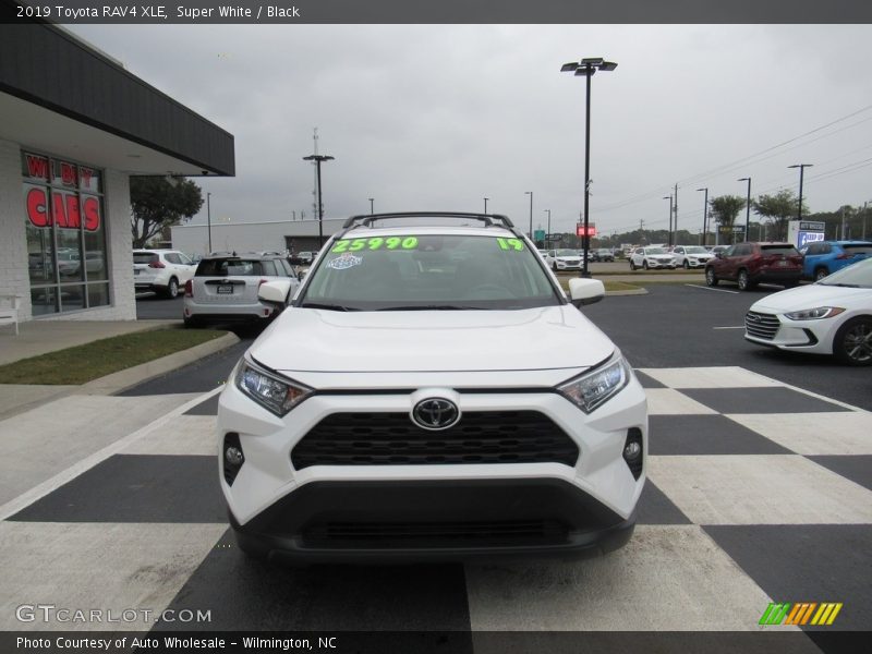 Super White / Black 2019 Toyota RAV4 XLE