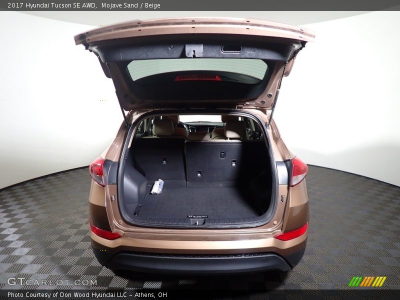 Mojave Sand / Beige 2017 Hyundai Tucson SE AWD