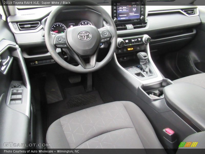 Super White / Black 2019 Toyota RAV4 XLE