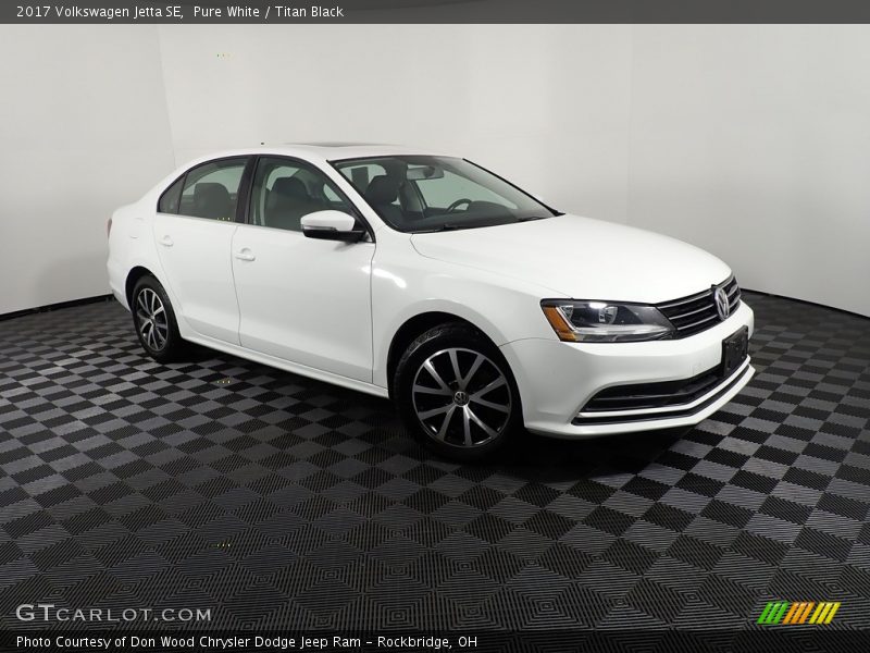 Pure White / Titan Black 2017 Volkswagen Jetta SE