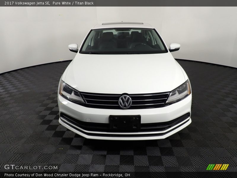 Pure White / Titan Black 2017 Volkswagen Jetta SE