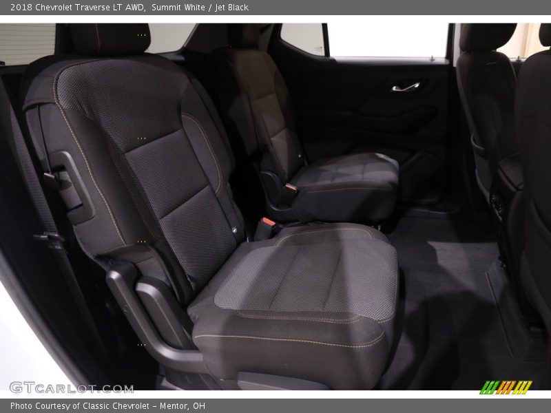 Summit White / Jet Black 2018 Chevrolet Traverse LT AWD