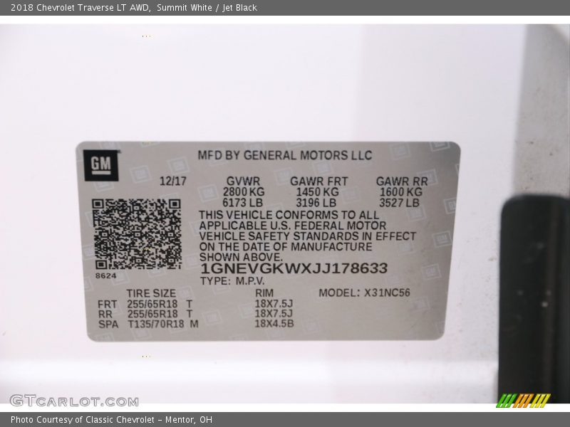 Summit White / Jet Black 2018 Chevrolet Traverse LT AWD