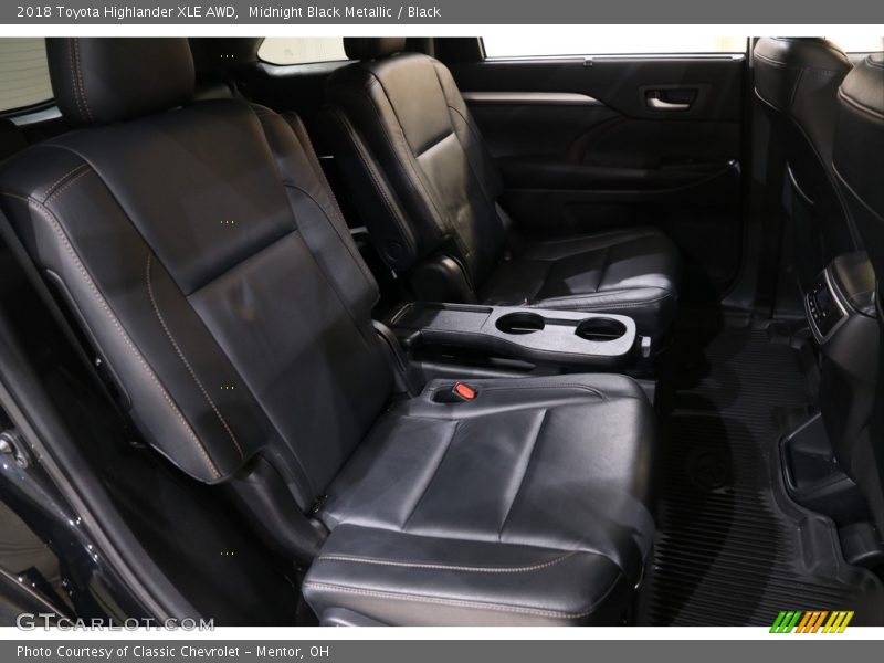 Midnight Black Metallic / Black 2018 Toyota Highlander XLE AWD