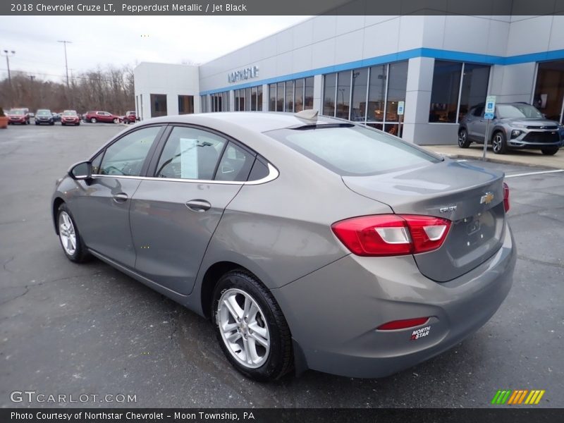 Pepperdust Metallic / Jet Black 2018 Chevrolet Cruze LT